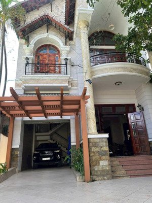 chủ giảm 1tỷ bán gấp biệt thự kp bình đường phường an bình cũ dĩ an,diện ticjshlm2 giá 16 tỷ