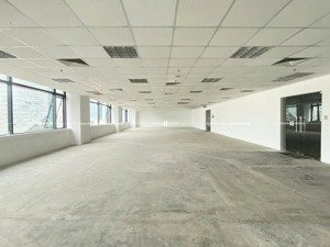 cho thuê tòa nhà phan đăng lưu 30x50m hầm 8 lầu, giá 600tr/tháng, lh 