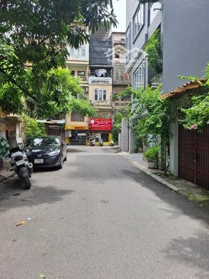 bán nhà phố nguyễn trãi. dt 63m2/4t. ngõ thông. gần ô tô. dòng tiền 30tr/1th. dân trí cao. 9,6 tỷ