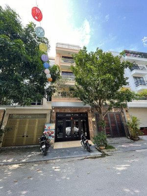 kđt văn phú - phân lô vỉa hè rộng - nhà đẹp ở ngay - nội thất sang trọng - dt 100m2x6t - giá 225tr