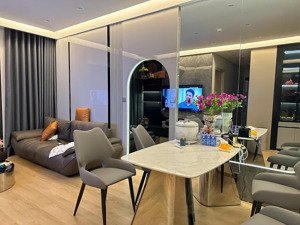 căn 2pn+ , 80m2, tầng trung; full nội thất, ban công đông nam, nhỉnh 6tỷ bao thuế phí