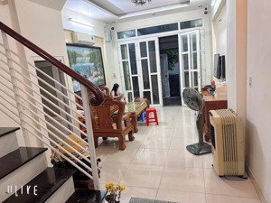 bán nhà 3 tầng - căn góc 2 mt đường số gần vincom lê văn việt q9