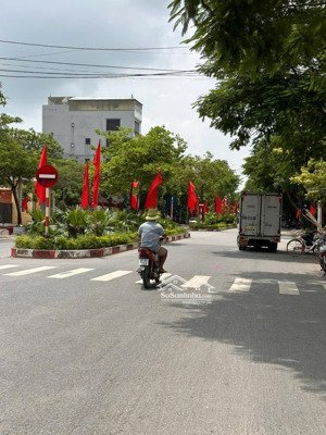 bán đất đấu giá tại xã đại áng, thanh trì, 53 m2 mt 8 m , phân lô vỉa hè , ô tô tránh , lô góc