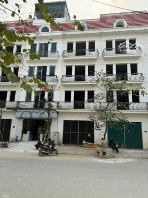 chính chủ gửi bán liền kề phú lương 80m² 5 tầng nhà thô,vi trí đẹp ,giá 17 tỷ,lh 