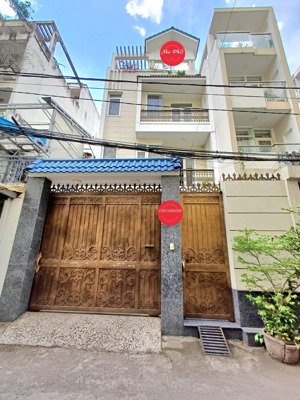 cho thuê nhà hxh nguyễn thị minh khai 6 x15m, 4 tầng có sân rộng để xe.