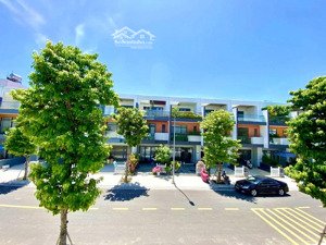 cho thuê nguyên căn mỹ gia gói 8 gần ngay hồ bơi, full nội thất.