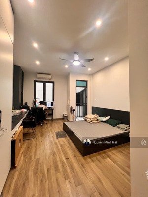 bán gấp nhà phố dịch vọng, 63m², 5 tầng, ô tô đỗ cửa, giá 17.8 tỷ