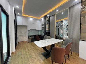 ngay trung tâm thanh xuân có ngay em hoa hậu chỉ 8,1 tỷ. dt 51m2, mặt tiền 5m, nhà đẹp ở luôn