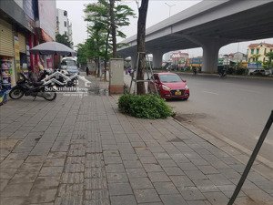 nhà mới - lô góc - 3 mặt thoáng - đẹp nhất phố phạm văn đồng