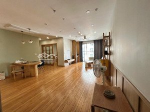 chính chủ cần bán căn 3pn, 2wc, 120m, toà n03t4 ngoại giao đoàn, giá hợp lý, nội thất mới siêu đẹp