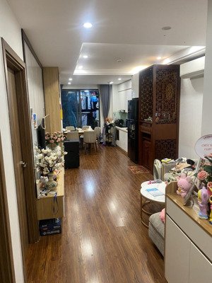 bán chung cư 176 định công, 65m2 2 ngủ 2 vệ sinh, đủ đồ, sân chơi, bể bơi, giá 5 tỷ 500