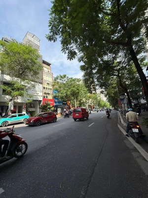 thái hà 77m, 5 tầng, mt 4m. vỉa hè, vị trí đẹp, kd tốt. 70 tỷ