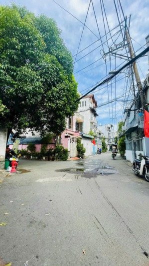 chỉ nhỉnh 1 tỷ, ngang 4m, dtsd gần 30m2 lê quang định q. bình thạnh có 1 không 2. rất hiếm nhà bán