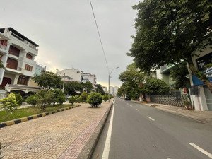 mặt tiền kinh doanh 85m2, ngang 4m, đường hiền vương, quận tân phú