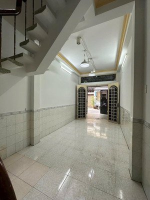 cho thuê nhà hxh 281 lê văn sỹ, 3.2x16m, 4 tầng, 5pn