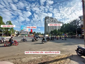 mặt tiền đường lớn - ngang 10 mét - tiện kinh doanh đường nguyễn du - nguyễn ái quốc