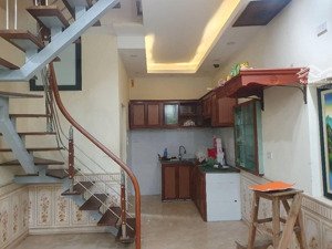 nhà chắc đẹp nhỉnh 1.xx tỷ gần ô tô tránh - gần hồ tây. phù hợp khách ít tiền