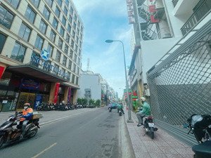 bán nhà mặt tiền đường trương quốc dung, p8, quận phú nhuận. nhà 7 tầng + thang máy. pháp lý đầy đủ