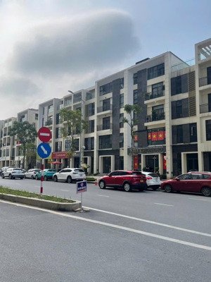 bán gấp căn liền kề shophouse k5.7 starlake tây hồ tây trong t8.2025