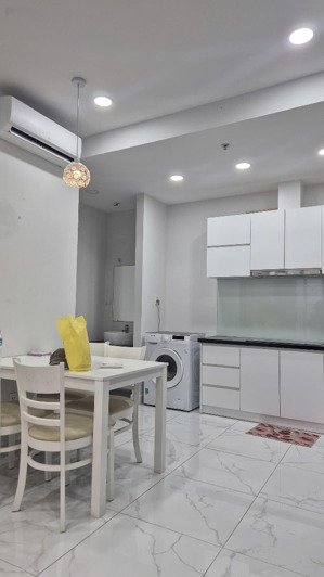 cho thuê căn hộ charm city ngay vincom 1pn 1wc 50m2 full nội thất, giá ưu đãi 6tr5, chốt nhanh