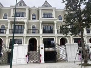 chính chủ cần bán biệt thự vip nhất ciputra, 2 mặt tiền, đã hoàn thiện, sổ trao tay, sẵn về ở ngay