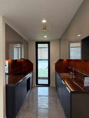 duy nhất căn 9,9 tỷ cho căn 3pn 2wc diện tích 165m2 ,tầng trung view sông nhà mới 100% 