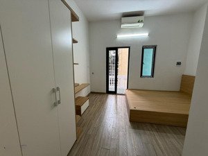 ngõ thông gần phố thoáng sáng,không qh, nhà mới full nt,tiện ích vô vàn. dt 23m 5t mt3,5m giá 5,5ty