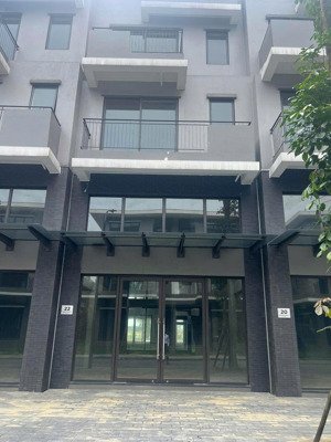 nhà phố đã hoàn thiện tại eco central park vinh chỉ 5,9 tỷ / căn . lh 