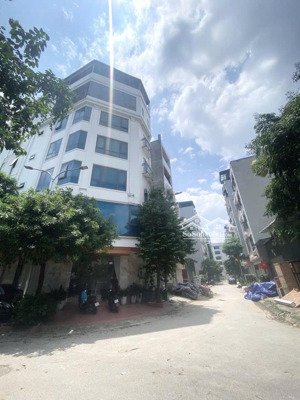 hoa hậu vạn phúc - hà đông - lô góc - view him lam - vườn hoa - 7 tầng thang máy - kinh doanh đỉnh