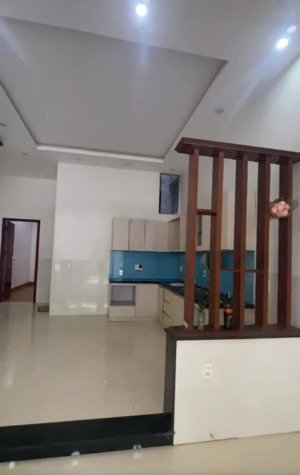 cc cho thuê nhà 2 tầng mt phú xuân - hòa minh , cách biển 200m phù hợp ở & kinh doanh.