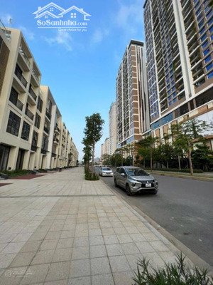 cho thuê shophouse starlake k3, k5, k7 - 200 m2 x 4 tầng nhà hoàn thiện đẹp, thang máy. 100 tr/th