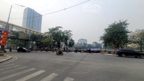 ngon này sao anh chị chưa muaaa ? mặt phố ba đình mặt tiền 11m sổ vuông 150m2 lô góc giá 79 tỷ