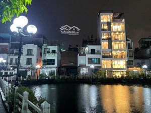 nhà mặt tiền 8 tầng, gara oto, full nội thất luxury, giá 23 tỷ thương lượng.