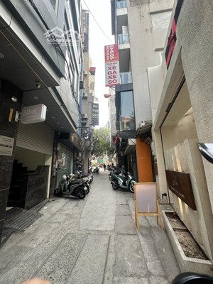 mảnh đất vàng ba đình - mặt ngõ thông kinh doanh - gần phố - phù hợp xây ccmn hoặc chia lô