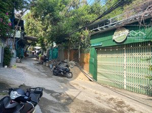 cho thuê mặt bằng đẹp ngang 10m gần trường đại học nha trang