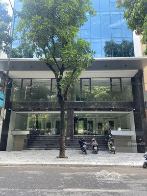 chính chủ cần bán tòa nhà vị trí vàng phố lạc long quân, võ chí công,tây hồ.