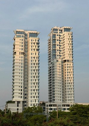 zeit tân cho thuê căn 1 pn với 2 lựa chọn: ntcb & full nt, có giá siêu tốt, tầng cao & mới 100%