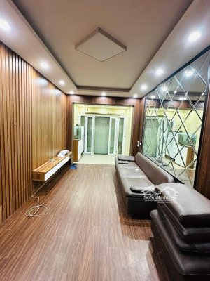 mặt ngõ oto tránh, thông thoáng nhà đẹp, tiện ích giá đầu tư. dt 75m 5t mt3,9m giá 14,5tỷ có tl