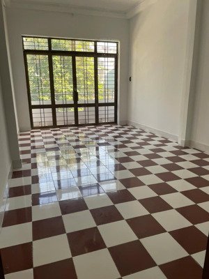 nhà nguyên căn chiwr 12tr ngay 100 bình thới, 4x20m, 2 tầng, 2pn 2wc. nhà mới, sạch sẽ. hẻm xe tải