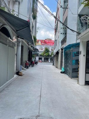 hàng hiếm quận 10, cách mặt tiền chỉ vài bước chân, 2 pn 2 wc (4m2 x 7m)