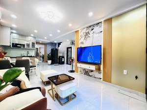 bán nhà mặt phố 2pn huỳnh văn bánh,pn 36m2 chỉ 6tỷ2