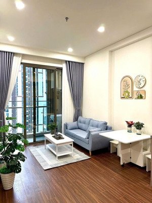 căn view đẹp! 1n + toà h1 tầng trung, view đn nội khu, full đồ 43m2 - giá bán 3 tỷ 240