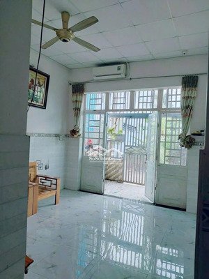 5.2 triệu/tháng - nhà 1 phòng 1 gác 2 máy lạnh đường 12 tam đa, p.trường thạnh