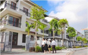 mua ngay!!mua ngay giá giá gốc chủ đầu tư, dự án centa riverside, biệt thự hồ 200m2, chiết khấu 10%