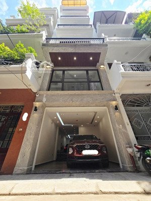 phân lô hoàng quốc việt - 2 thoáng trước sau - 7 tầng thang máy - 30 tỷ - 65m2