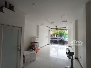 cho thuê nhà 5 tầng full đồ tân xuân, bắc từ liêm 45m x 5 tầng
giá thuê: 16 triệu/th. 