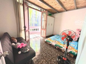 cho thuê căn hộ full nội thất ban công lớn gần đh ueh quận 10