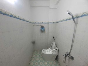 cho thuê cửa hàng kết hợp ở hộ gia đình mặt ngõ 207 xuân đỉnh