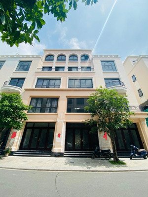 bán gấp cọ xanh diện tích 80m2, mặt tiền 5m, hướng đông nam thoáng mát, nhỉnh 11tỷ bp, dân cư về ở