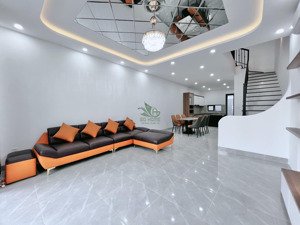 cho thuê nhà mới 4 phòng ngủ full nội thất kđt mỹ gia gói 8 giá 26 triệu/tháng